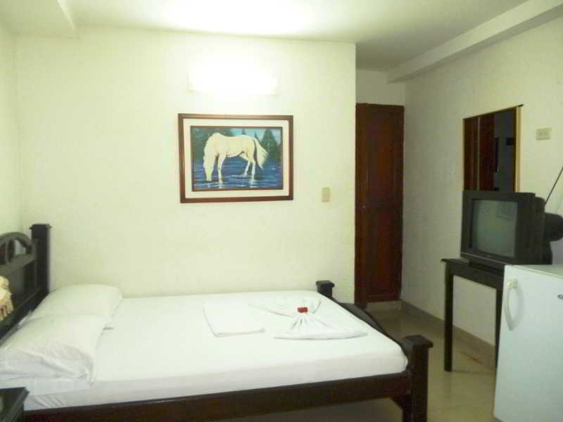 Hotel La Casa Del Turista Cartagena Екстериор снимка